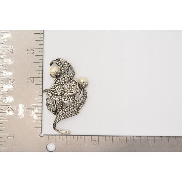 KJL Avon Vintage Flower Pin Brooch Silver Rhinestone Crystal Pearl Signed Bin5B - Picture 12 of 12